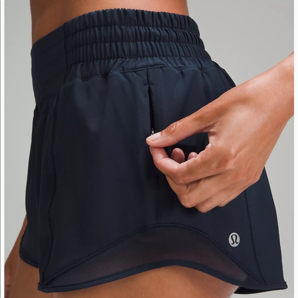 Lululemon High-Rise Hotty Hot Short 2.5”